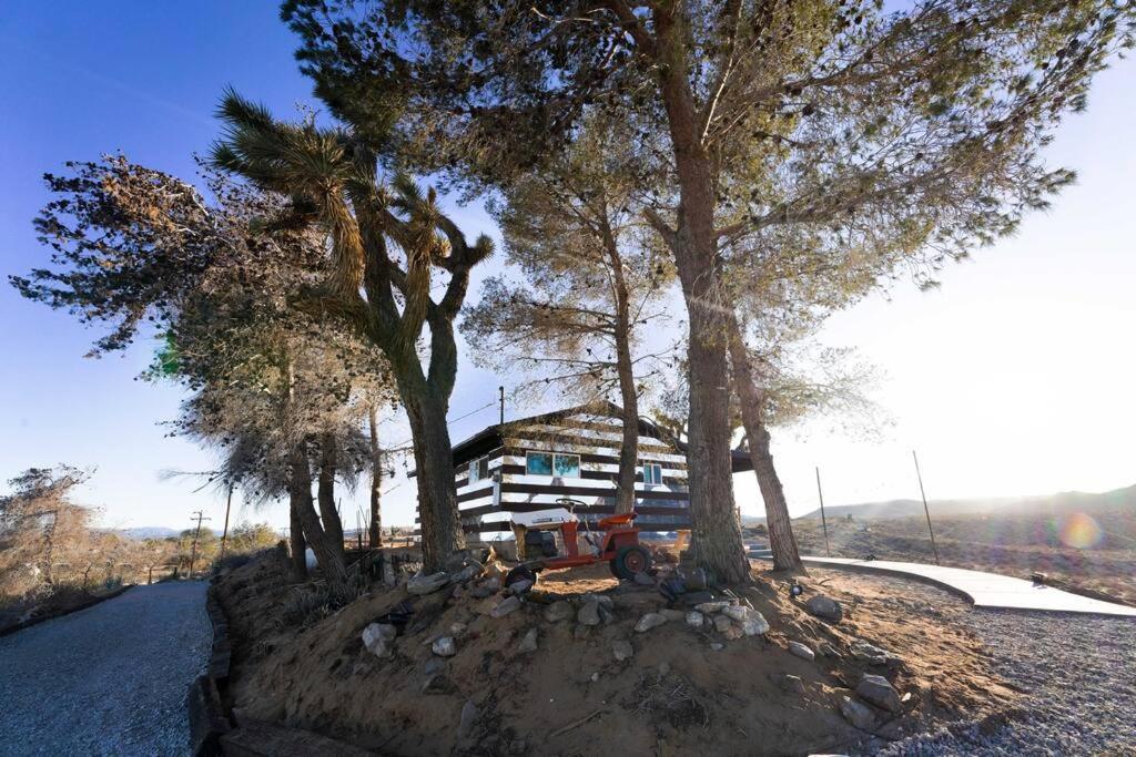 The Invisible Wind Cabin- Joshua Tree Amazing View Yucca Valley Exterior foto